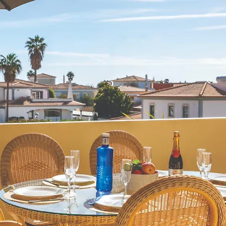 Stylish 2br With Pool Parking & Wifi Apartamento