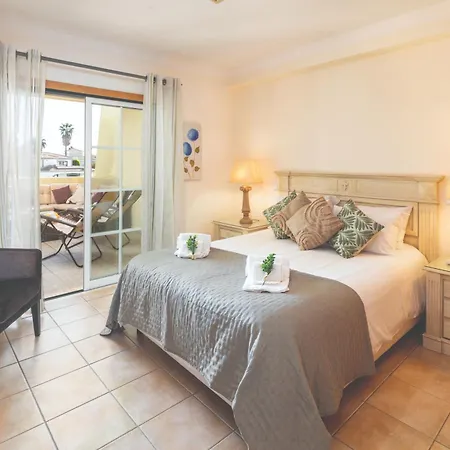 Stylish 2br With Pool Parking & Wifi Apartamento Albufeira