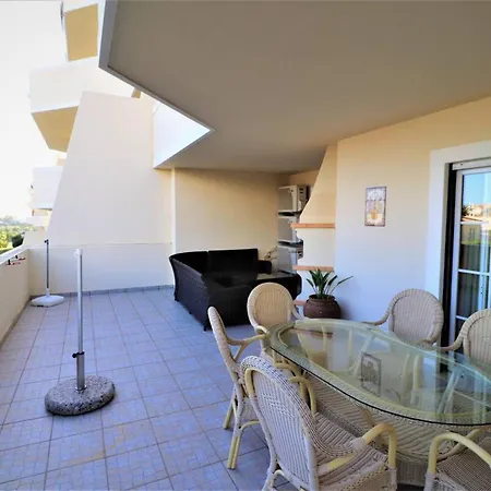 Apartment Stylish 2br With Pool Parking & Wifi