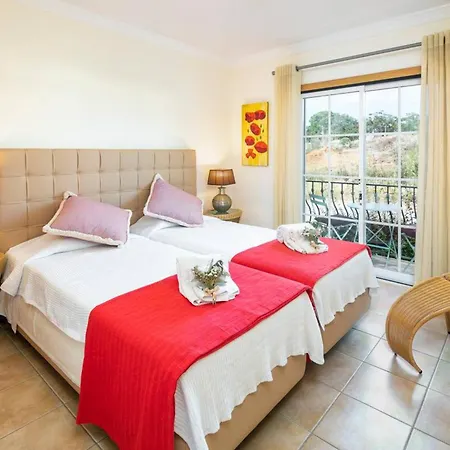 Stylish 2br With Pool Parking & Wifi Albufeira