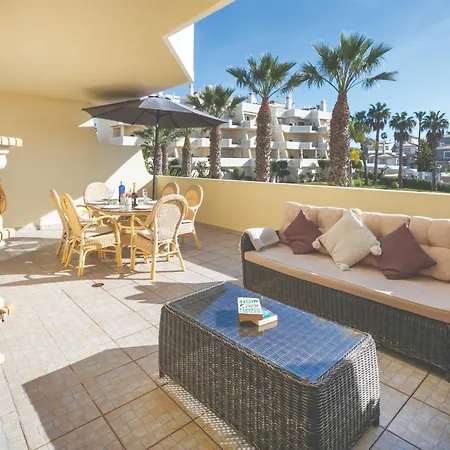 Stylish 2br With Pool Parking & Wifi アルブフェイラ